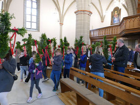 Palmsonntag in St. Crescentius - Beginn der Heiligen Woche (© Karl-Franz Thiede)
